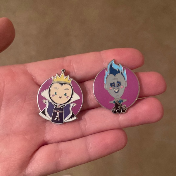 Disney Villains Pin Set - Picture 1 of 2